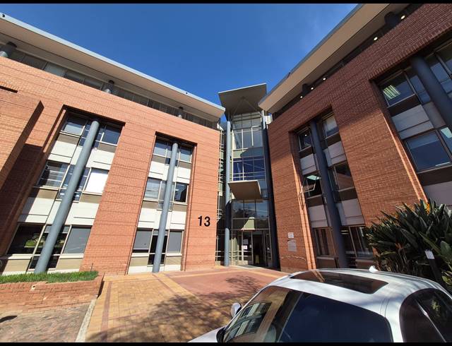 262M² OFFICE TO LET IN WOODMEAD
